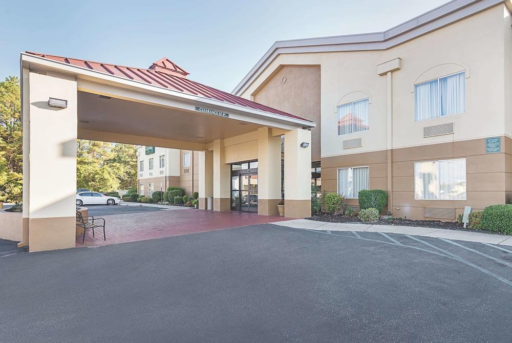 La Quinta Inn By Wyndham Decatur Alabama Exterior foto