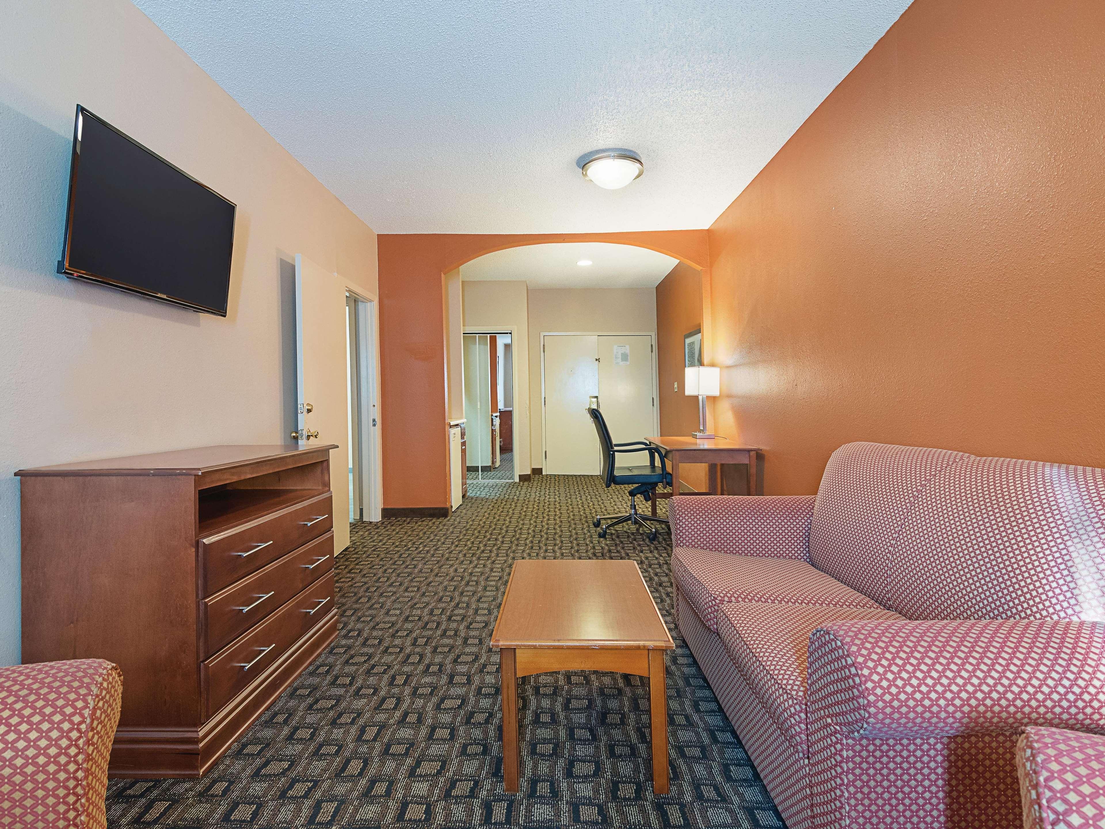 La Quinta Inn By Wyndham Decatur Alabama Exterior foto