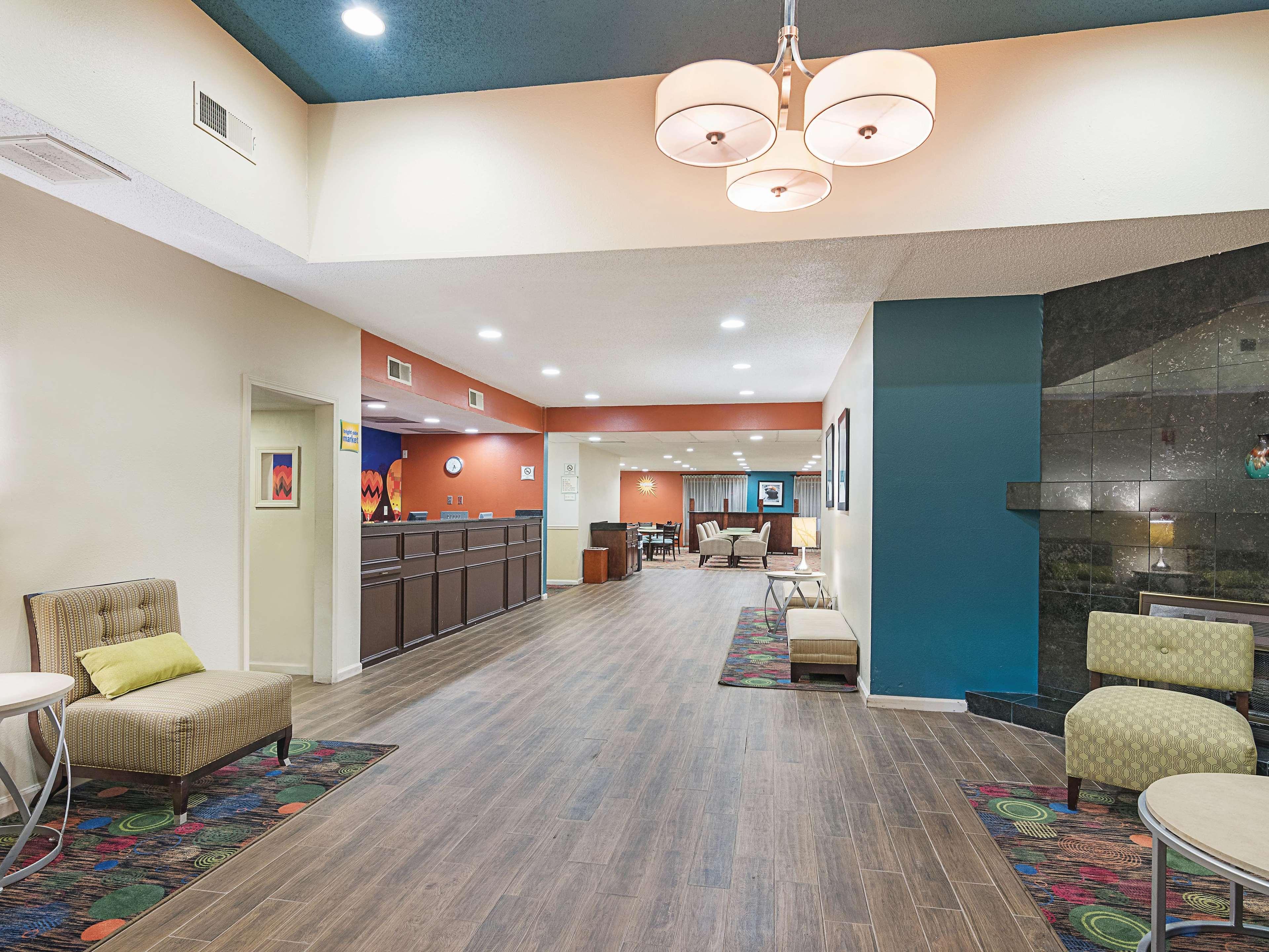 La Quinta Inn By Wyndham Decatur Alabama Exterior foto