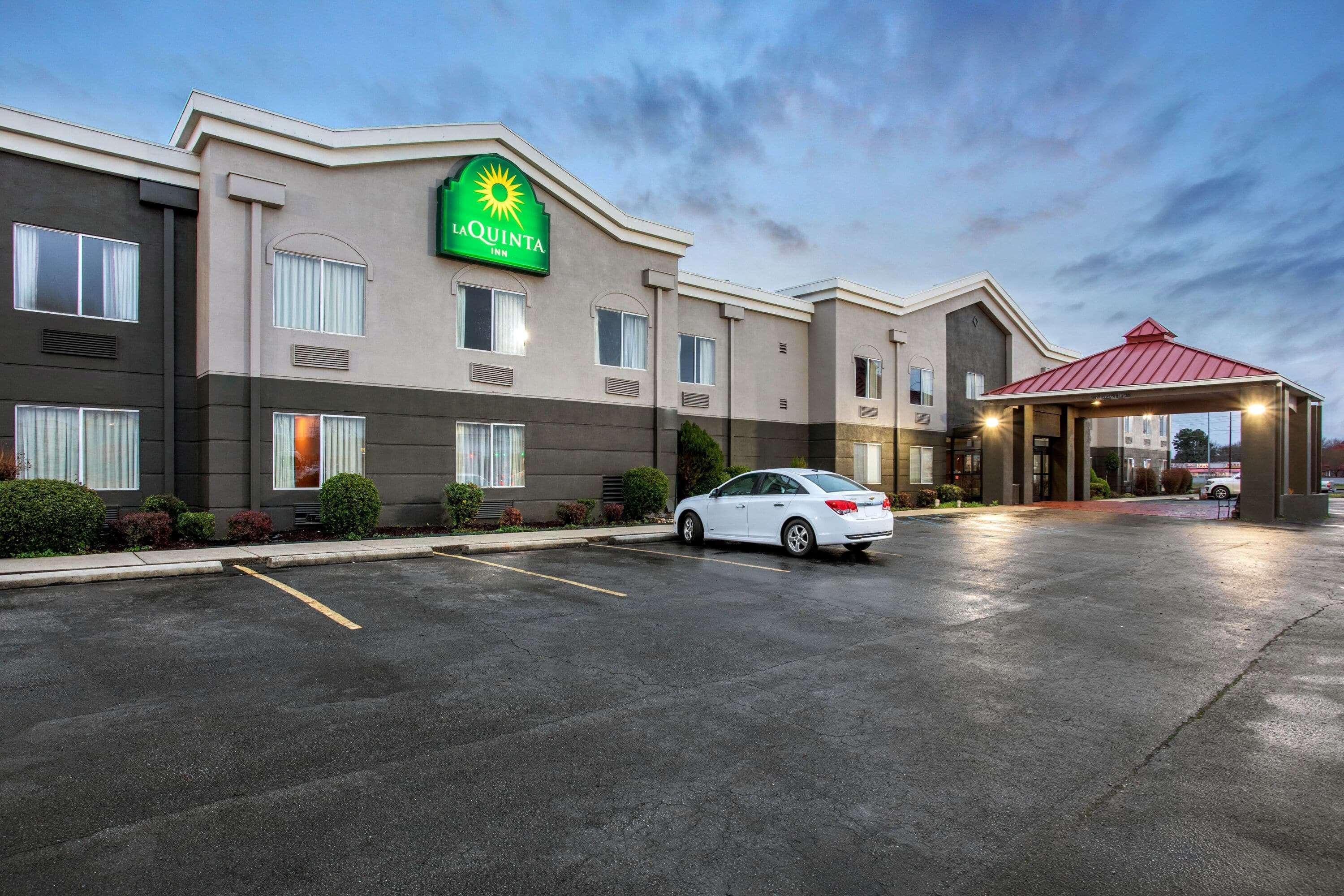 La Quinta Inn By Wyndham Decatur Alabama Exterior foto
